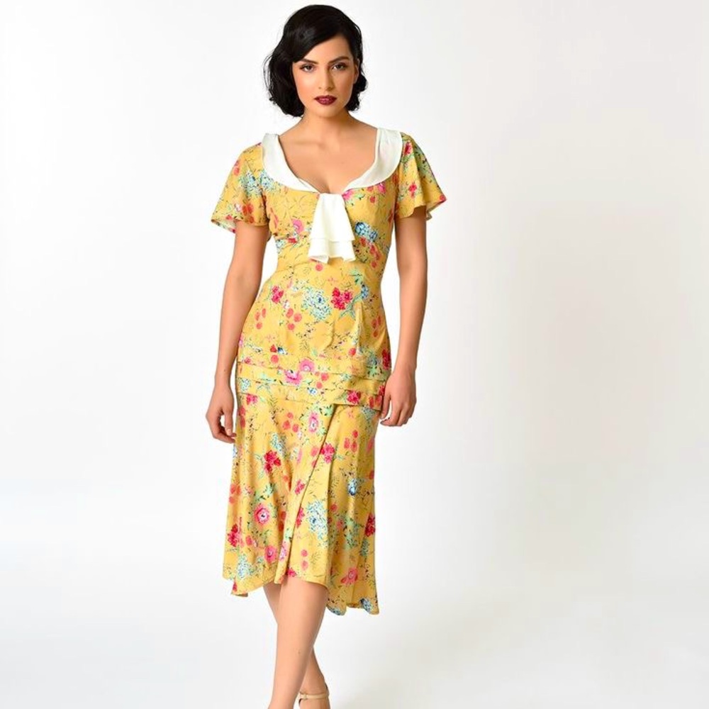 Unique Vintage 1920s Style Yellow Wildflower Print Wilshire Flapper Dress, Small